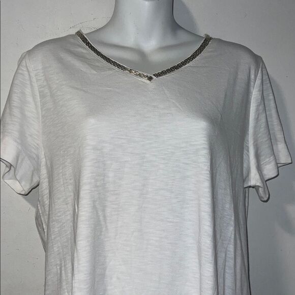 CHICO’S Alabaster Beaded V Neck Short Sleeve Top-1/Medium NWT! - Picture 2 of 9